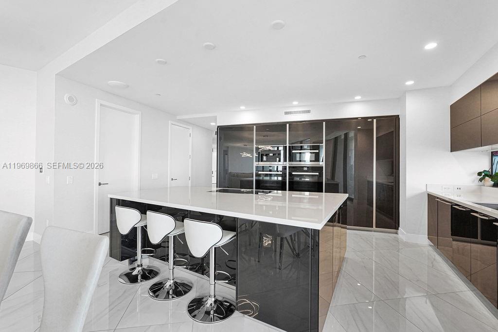 image Porsche Design Tower6