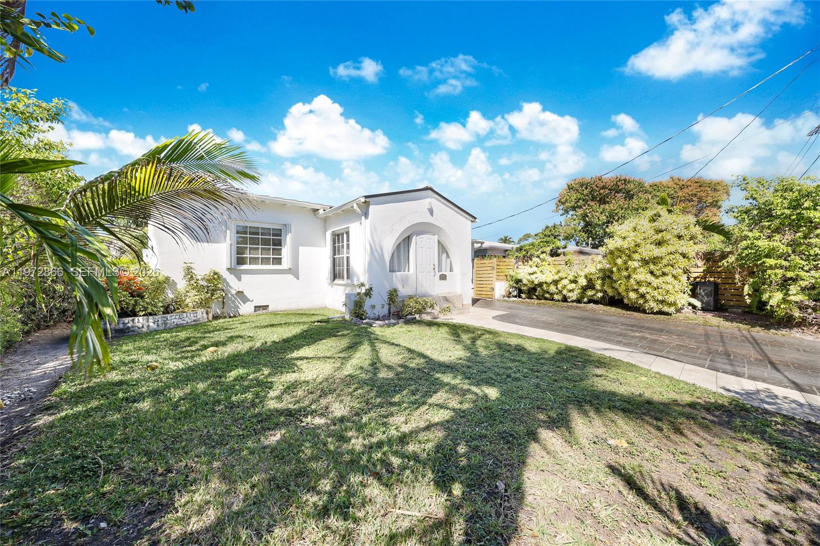 9056 Emerson Ave Surfside, FL 33154