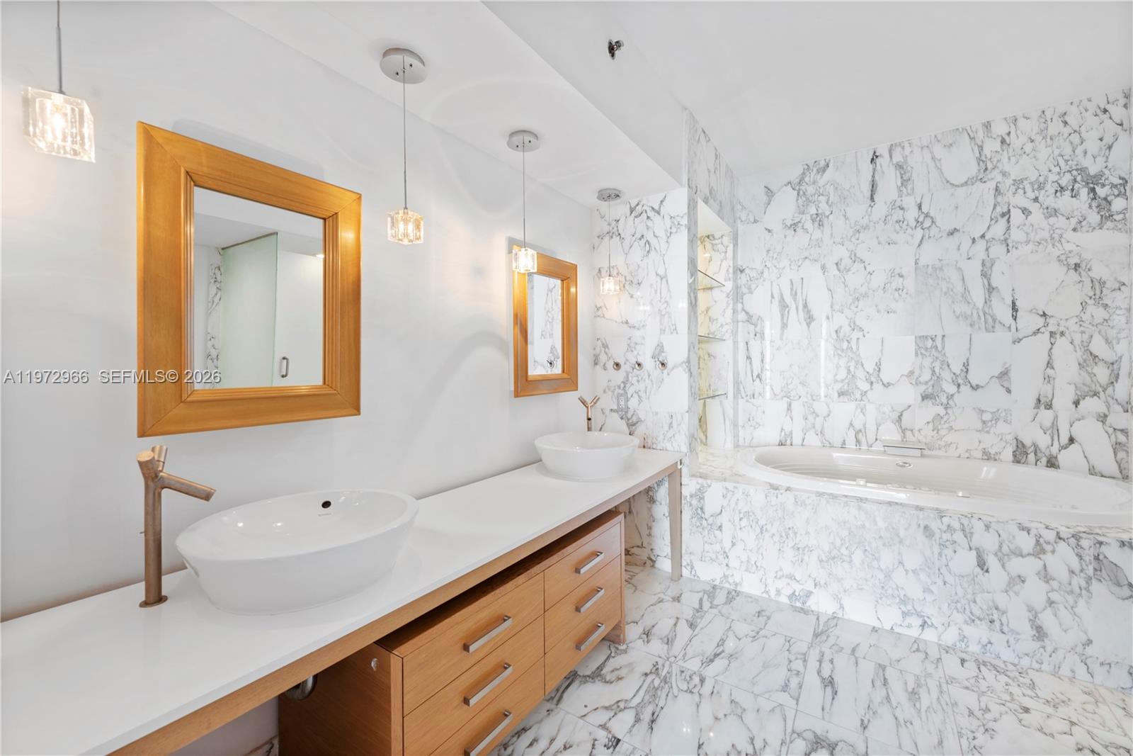 450 Alton Rd #3206 Miami Beach, FL 33139