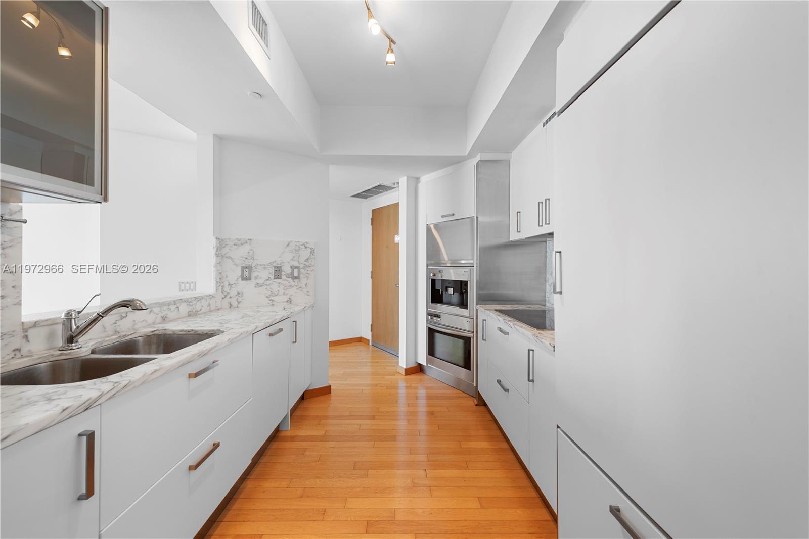 450 Alton Rd #3206 Miami Beach, FL 33139