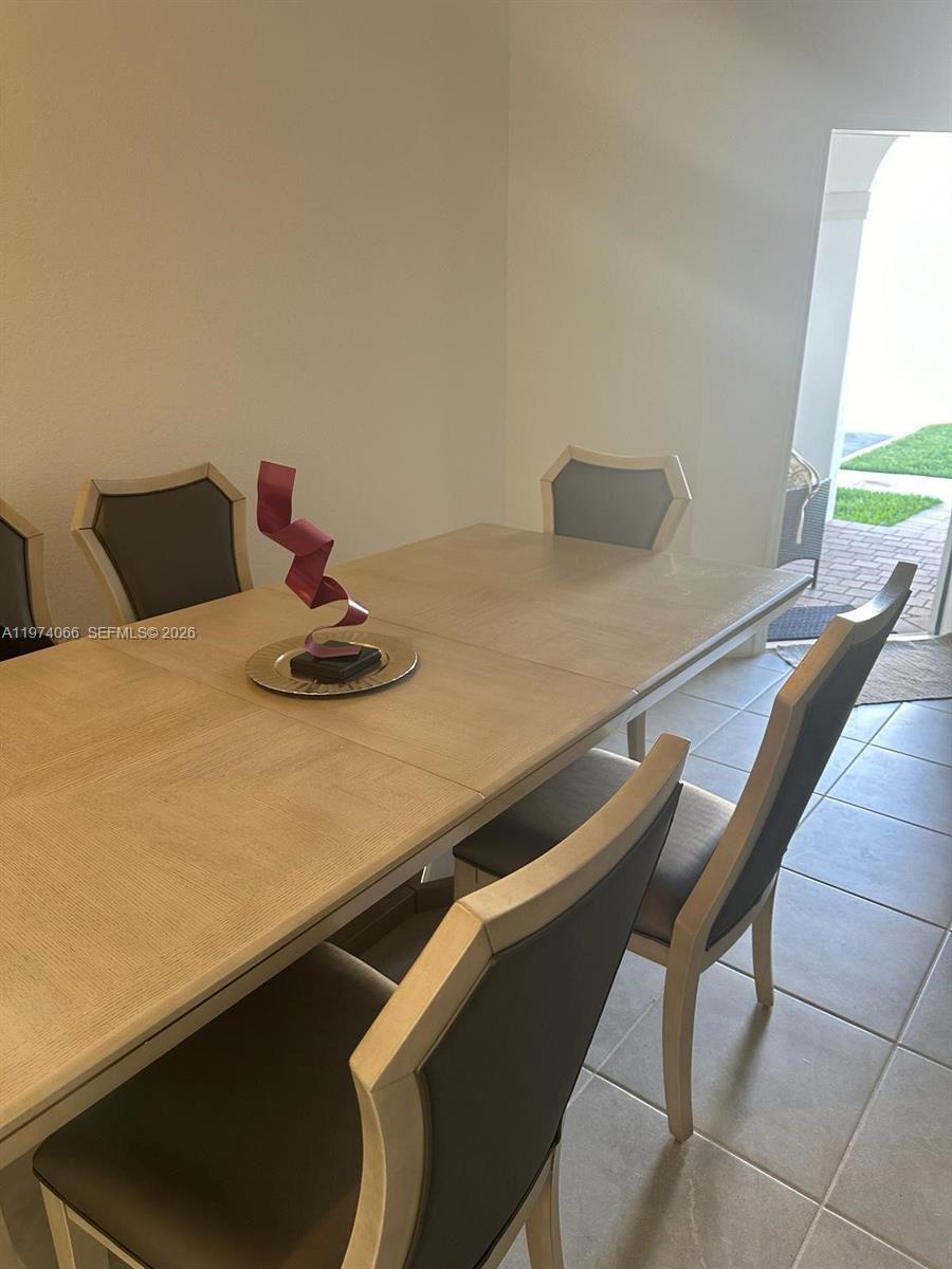 12221 NW 23rd Pl Miami, FL 33167