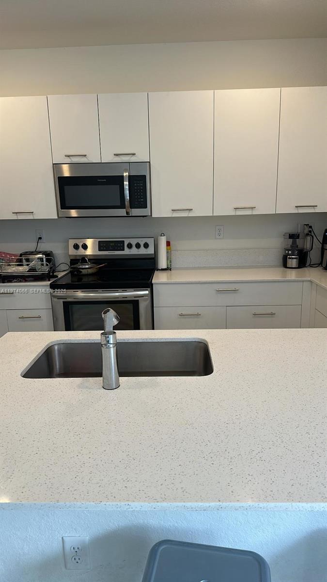 12221 NW 23rd Pl Miami, FL 33167