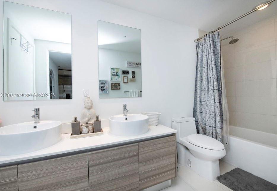 121 NE 34th St #1603 Miami, FL 33137