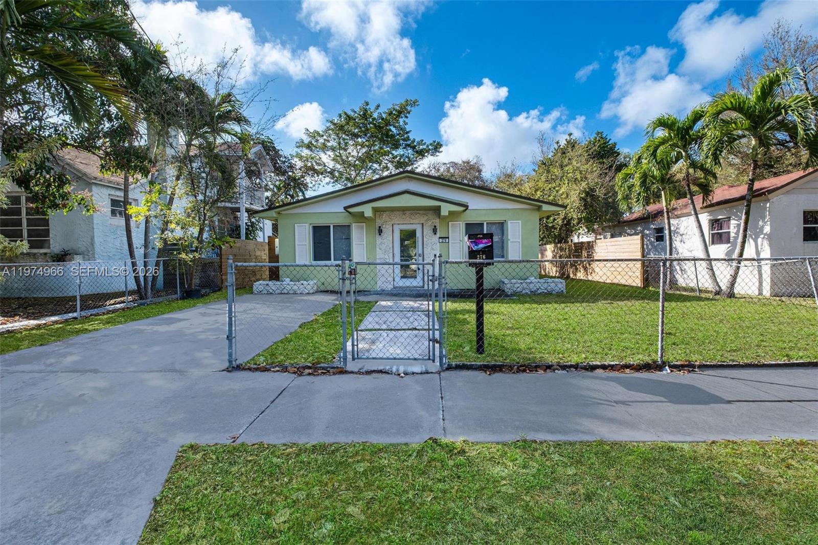 276 NW 40th St Miami, FL 33127