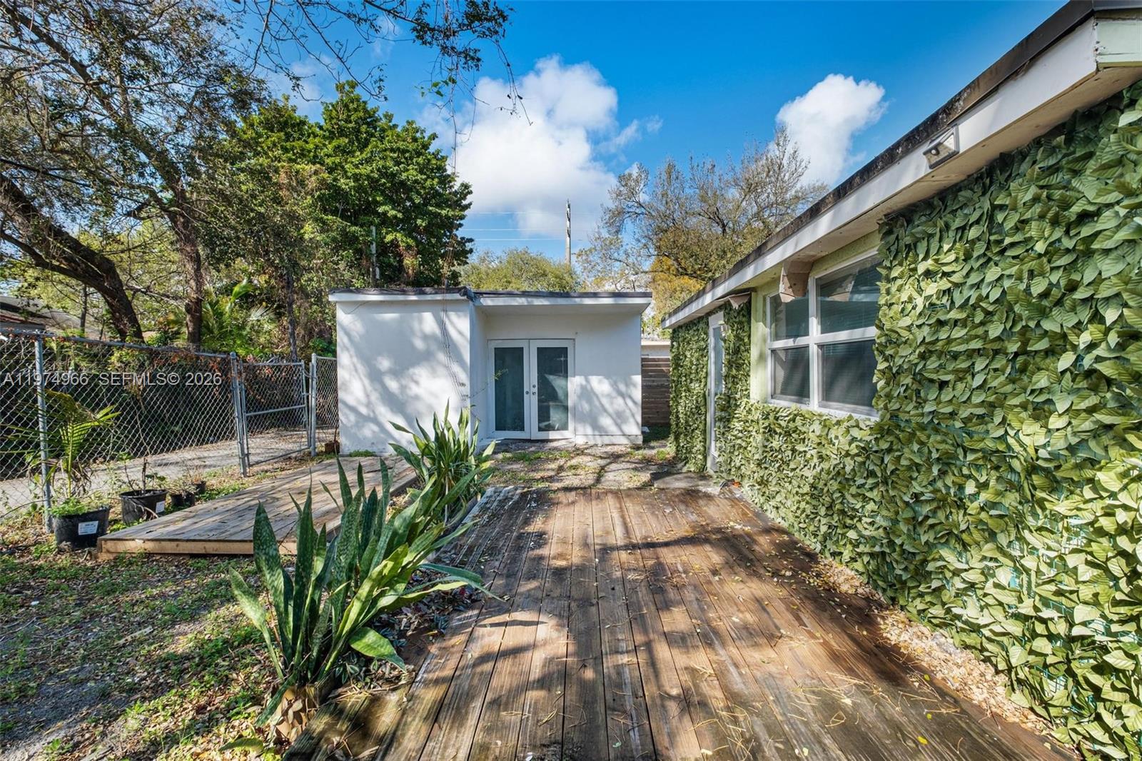 276 NW 40th St Miami, FL 33127