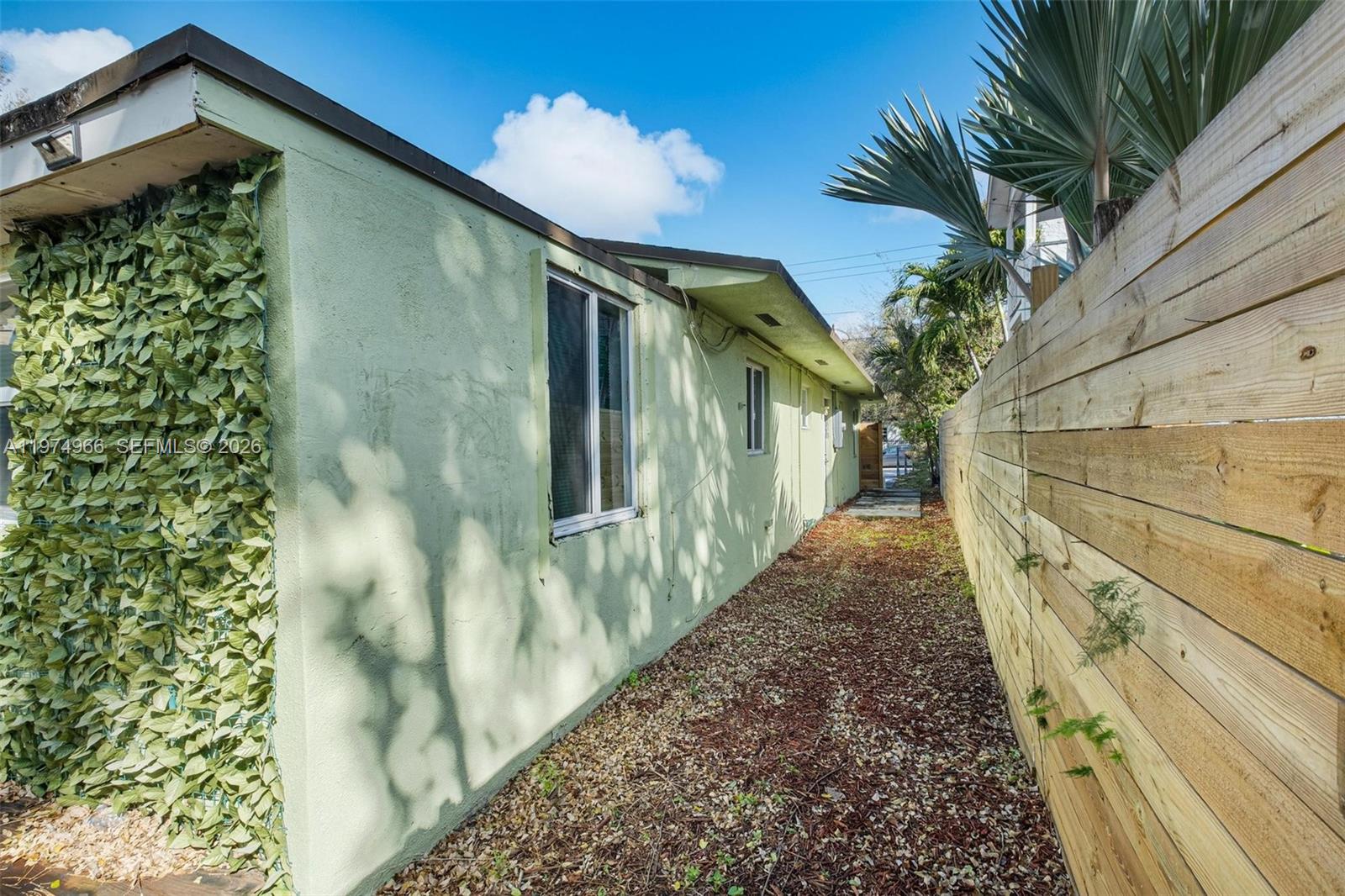 276 NW 40th St Miami, FL 33127