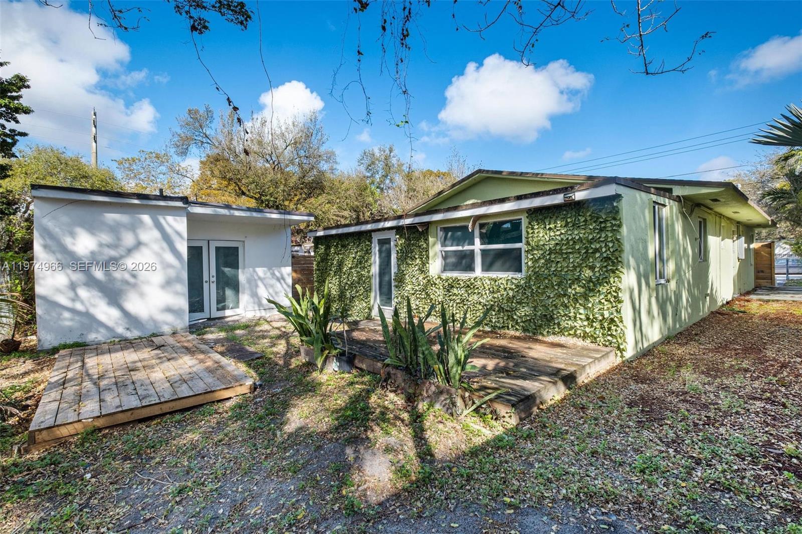 276 NW 40th St Miami, FL 33127