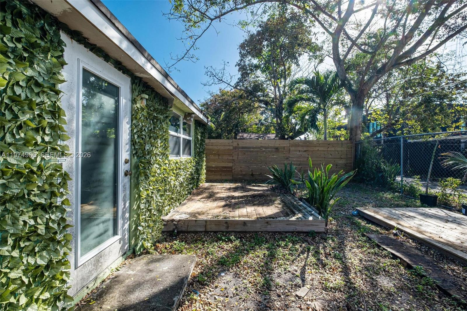 276 NW 40th St Miami, FL 33127