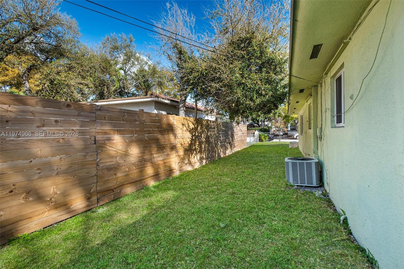 276 NW 40th St Miami, FL 33127