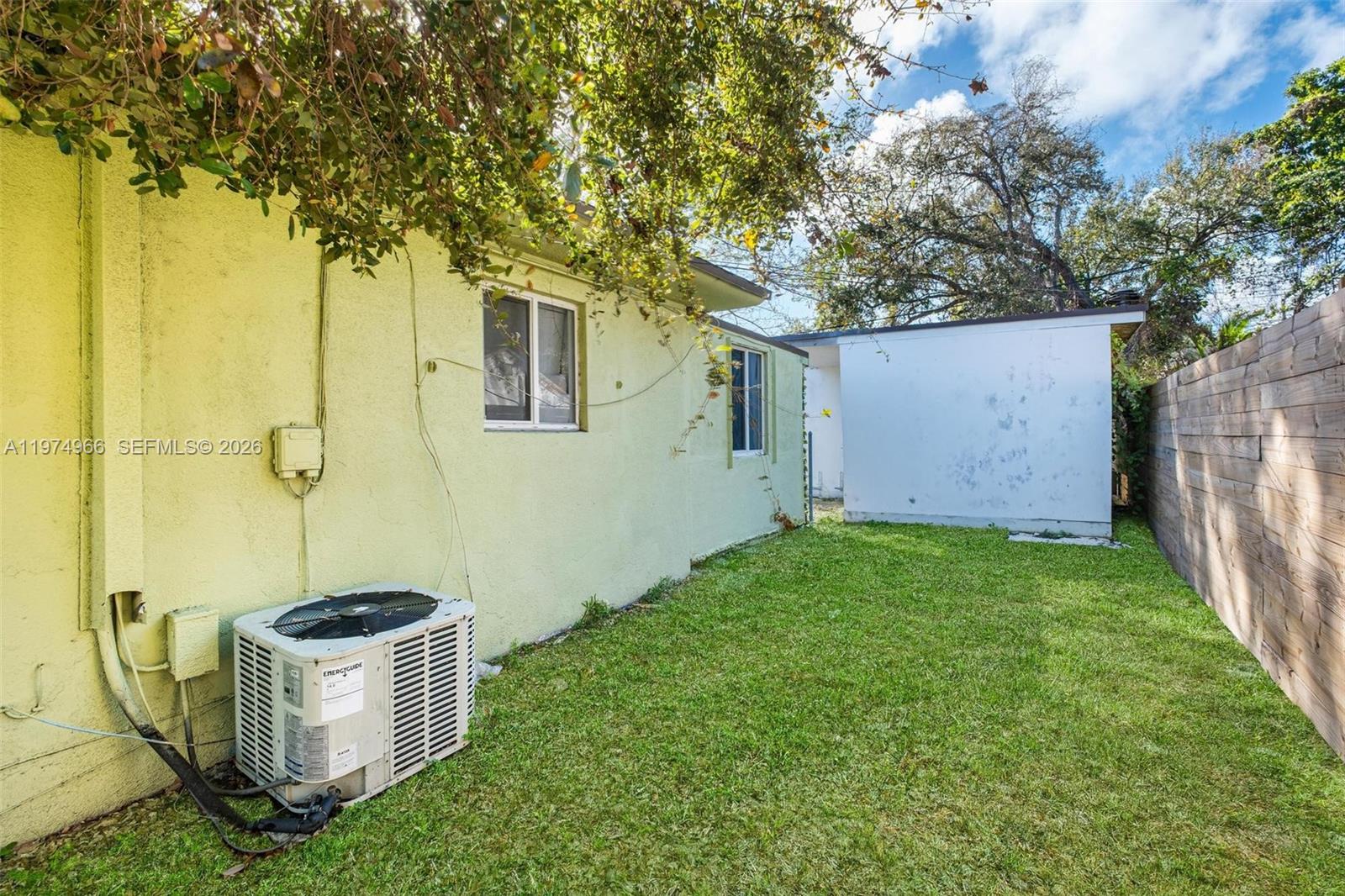 276 NW 40th St Miami, FL 33127