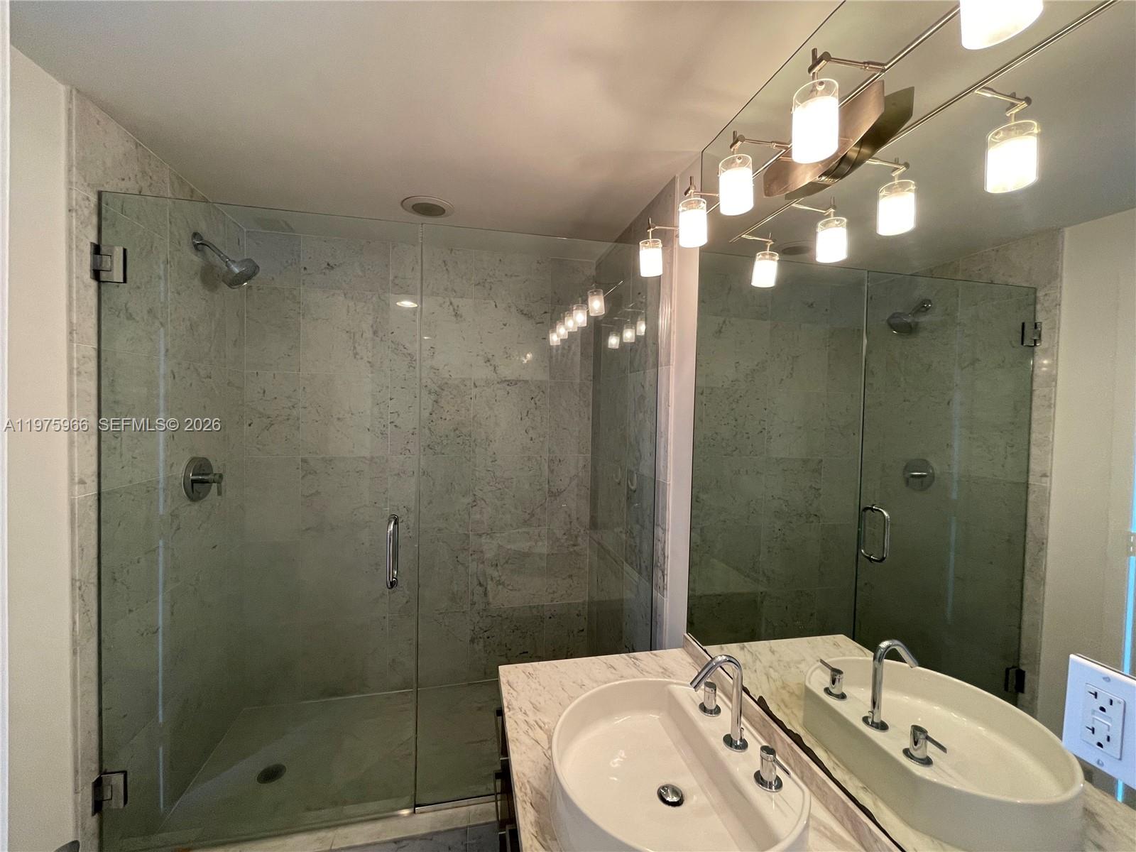 253 NE 2nd St #1707 Miami, FL 33132