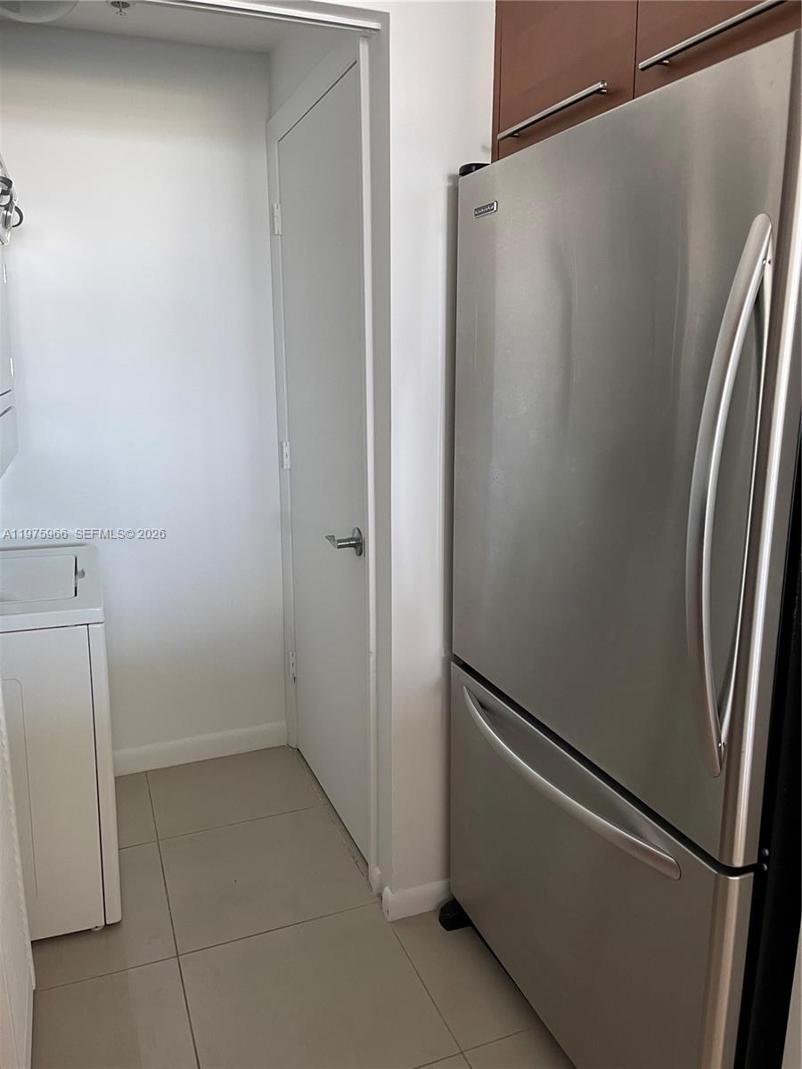 253 NE 2nd St #1707 Miami, FL 33132