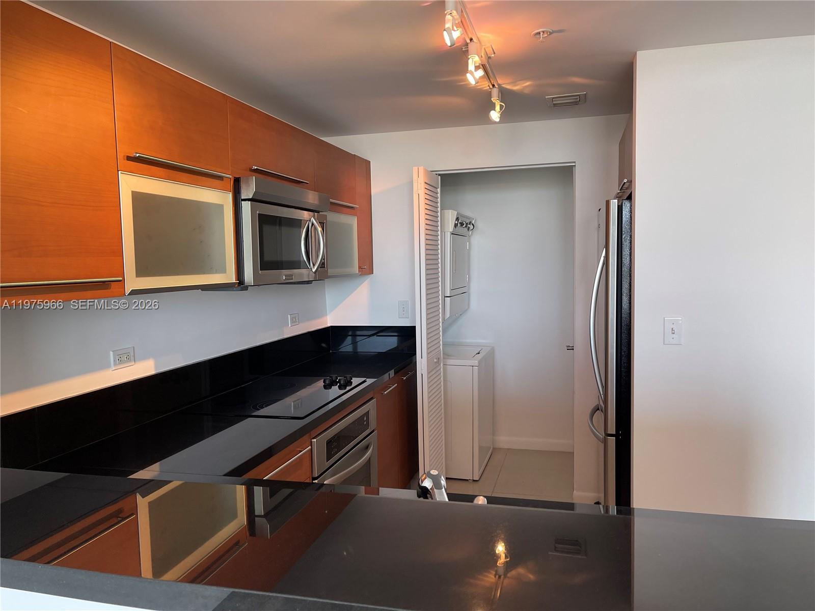 253 NE 2nd St #1707 Miami, FL 33132