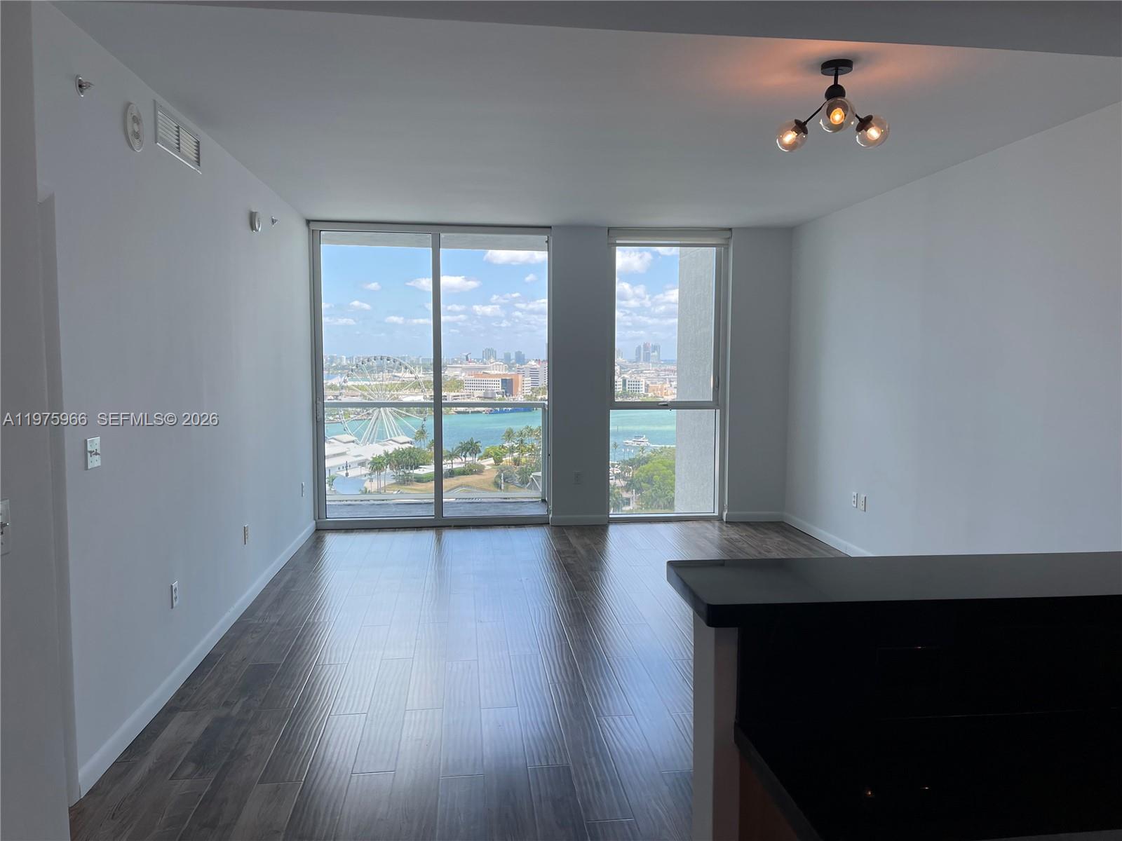 253 NE 2nd St #1707 Miami, FL 33132