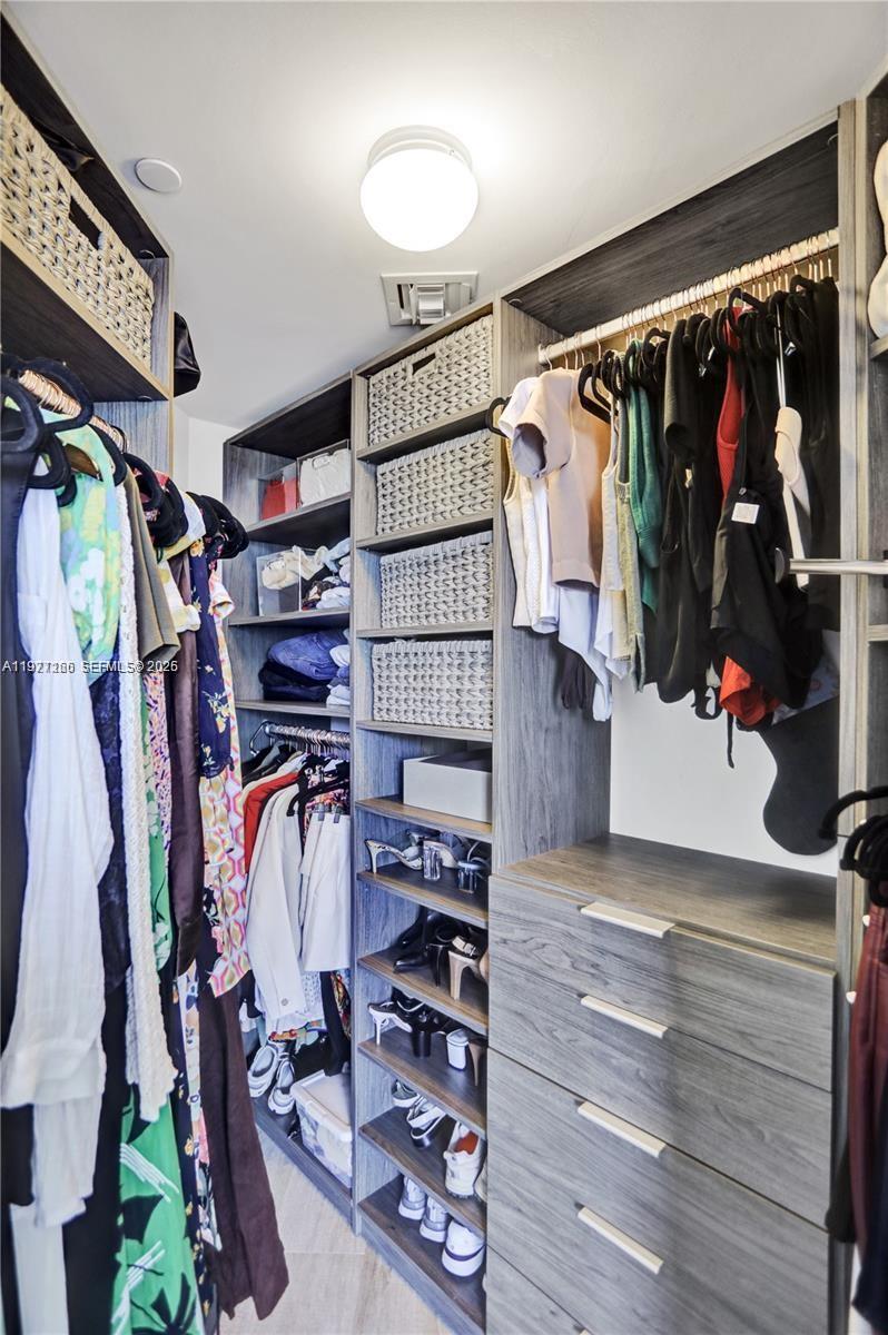 image Brickell Heights East14