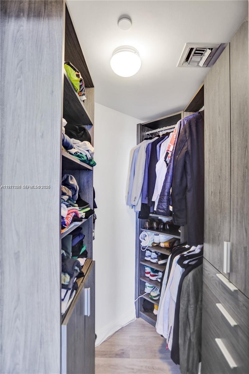 image Brickell Heights East18