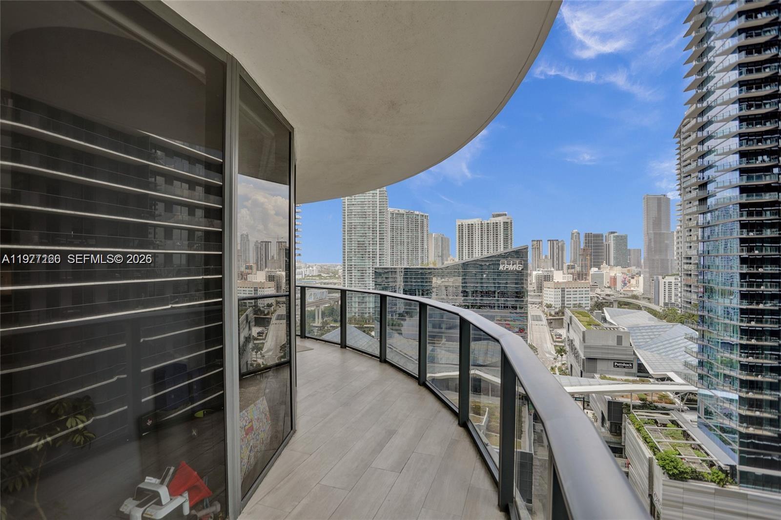 image Brickell Heights East24