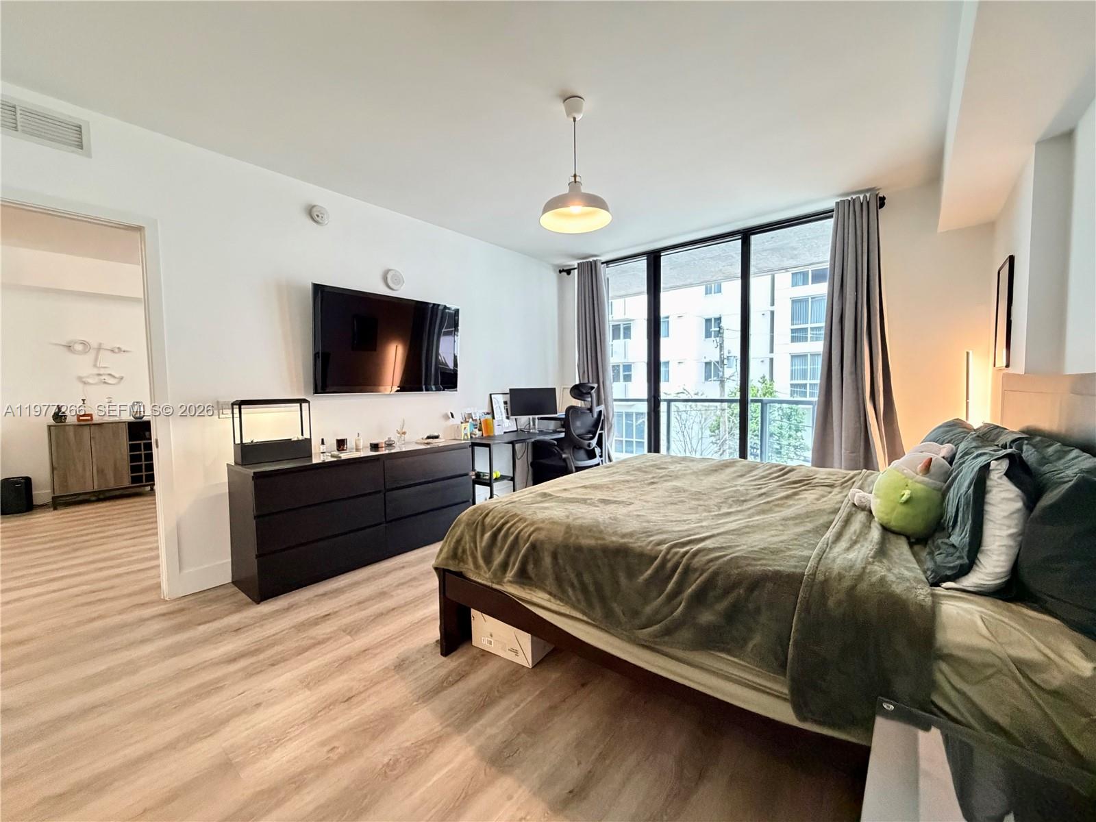 201 SW 17th Rd #304 Miami, FL 33129