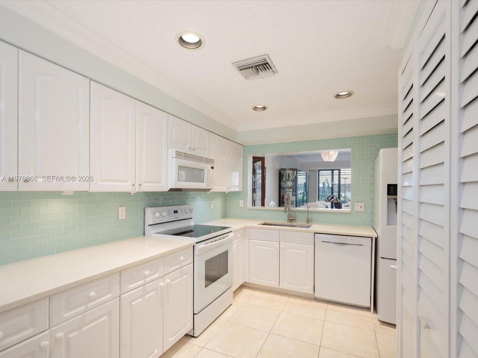 8652 Via Reale #1 Boca Raton, FL 33496