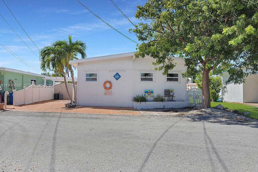 605 26th St Ocean Marathon, FL 33050