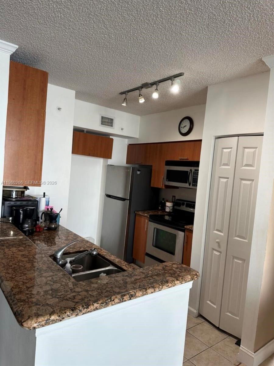 17100 N Bay Rd #1904 Sunny Isles Beach, FL 33160