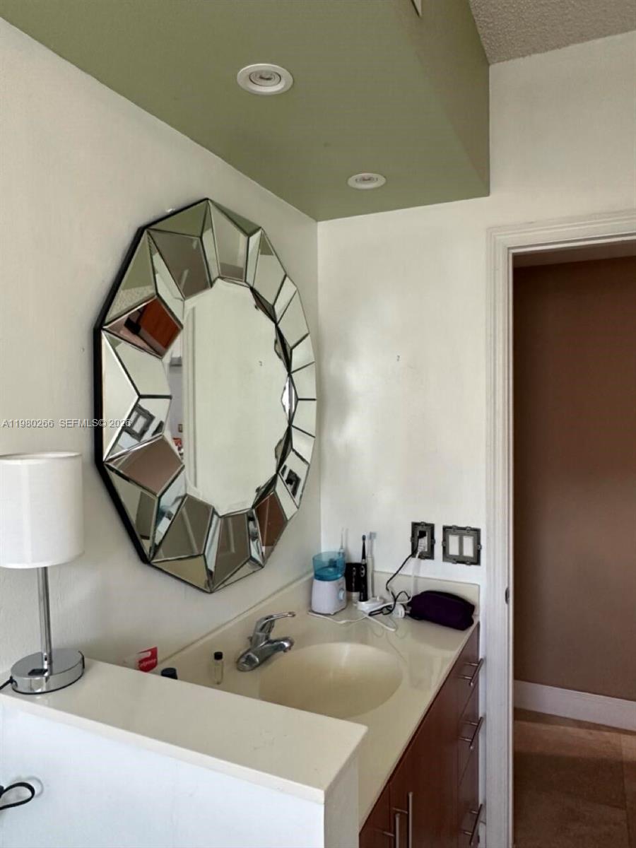 17100 N Bay Rd #1904 Sunny Isles Beach, FL 33160