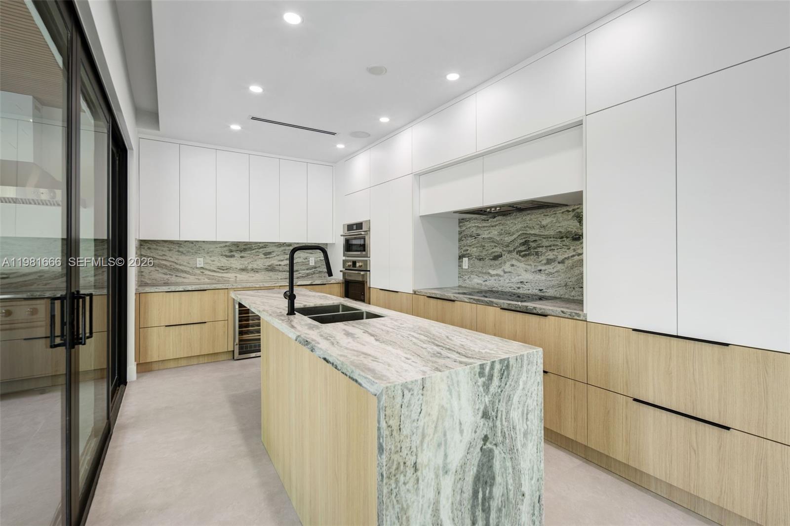 569 NW 44th St Miami, FL 33127