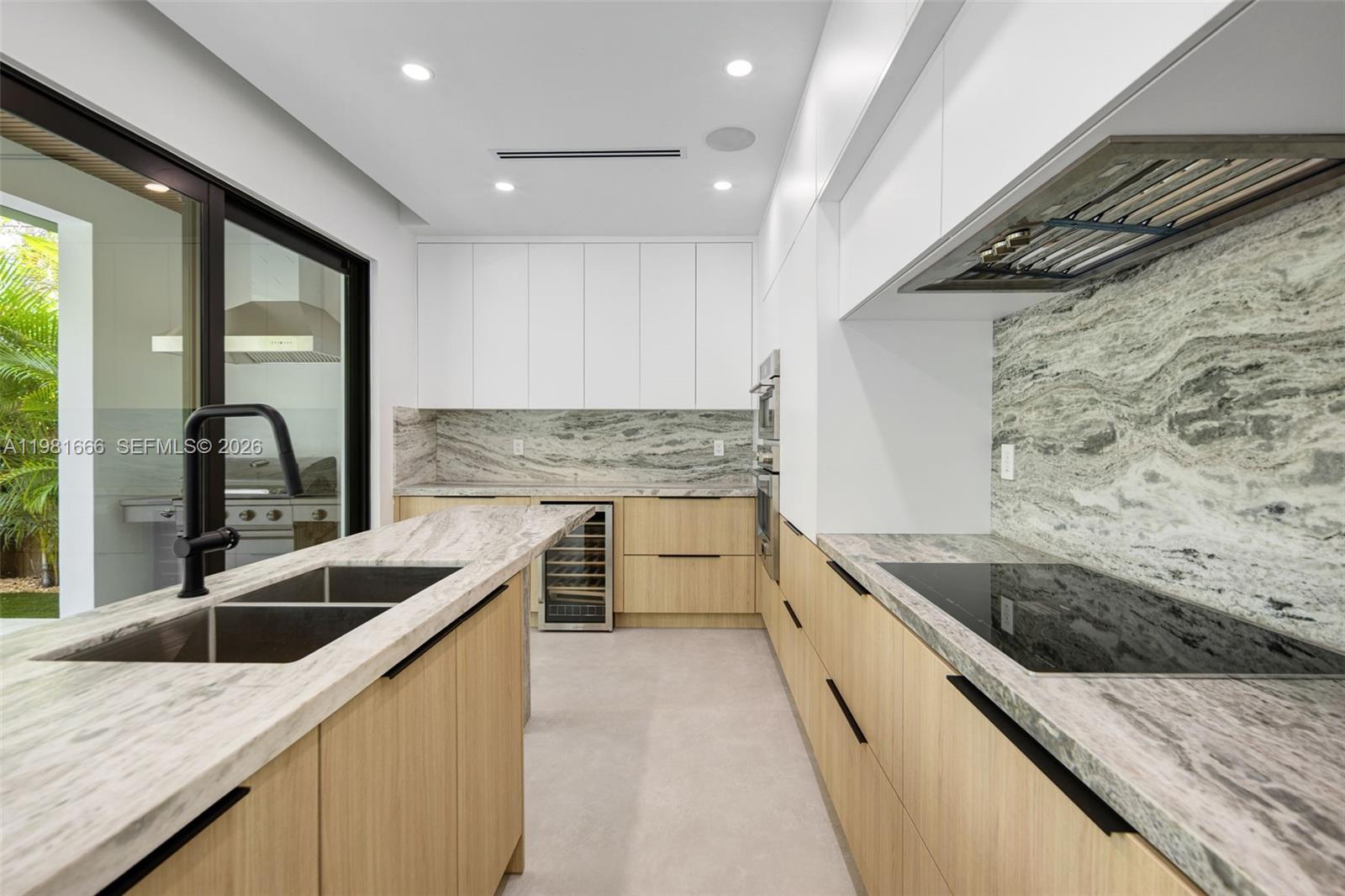 569 NW 44th St Miami, FL 33127