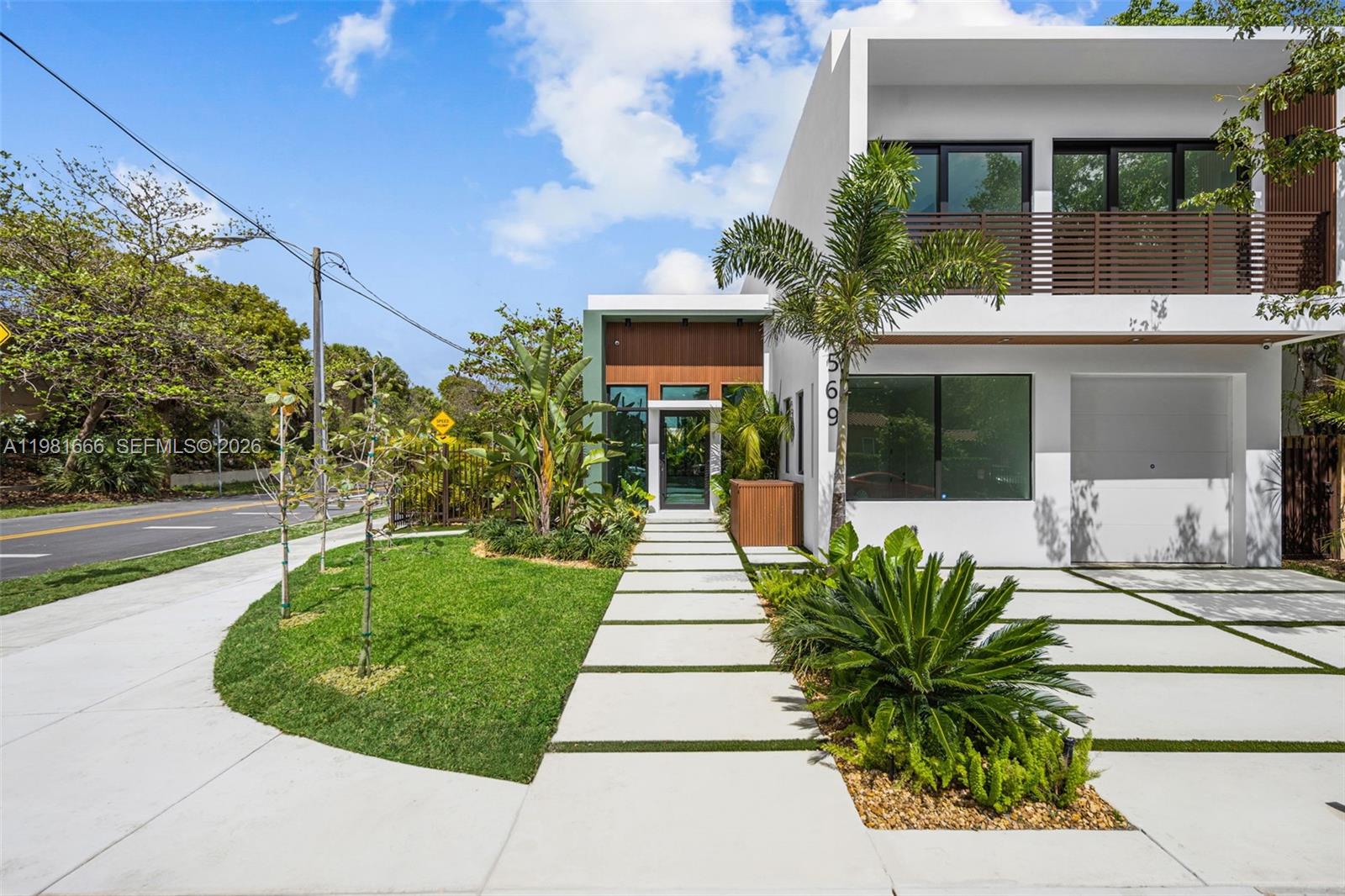 569 NW 44th St Miami, FL 33127