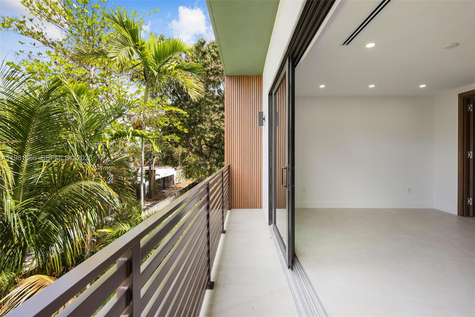 569 NW 44th St Miami, FL 33127