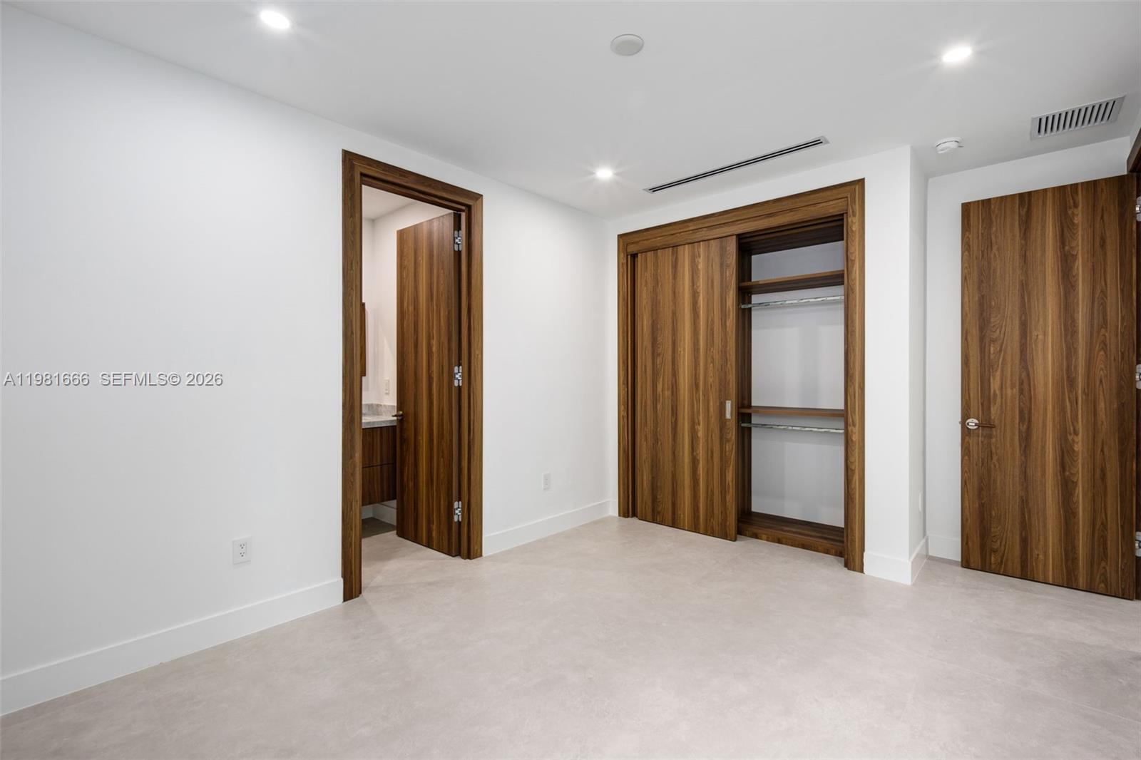 569 NW 44th St Miami, FL 33127