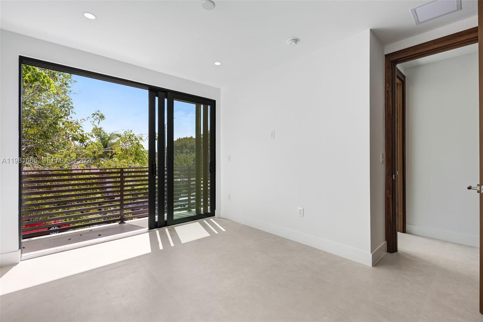 569 NW 44th St Miami, FL 33127