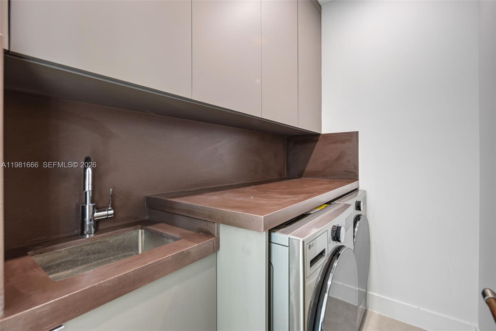 569 NW 44th St Miami, FL 33127