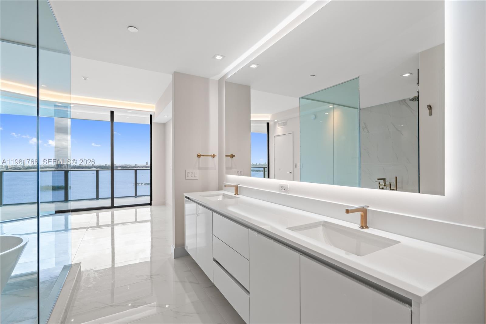 700 NE 24th St #2402 Miami, FL 33137