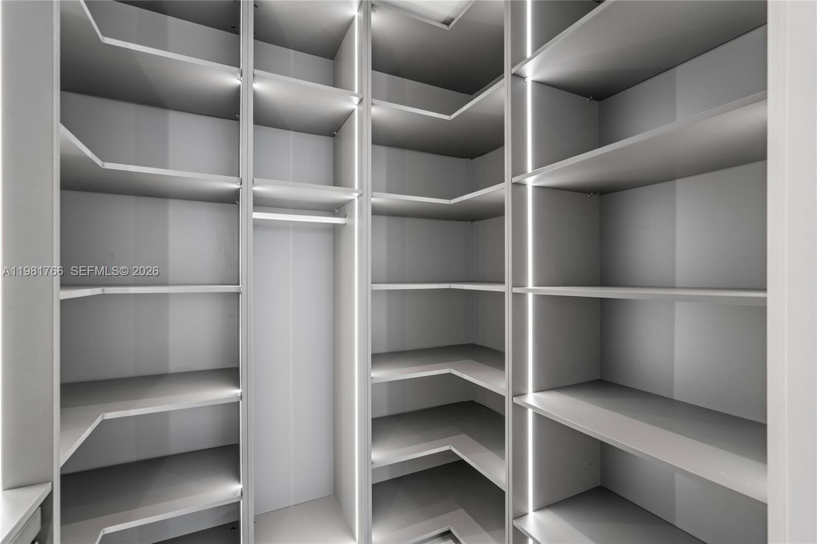 700 NE 24th St #2402 Miami, FL 33137