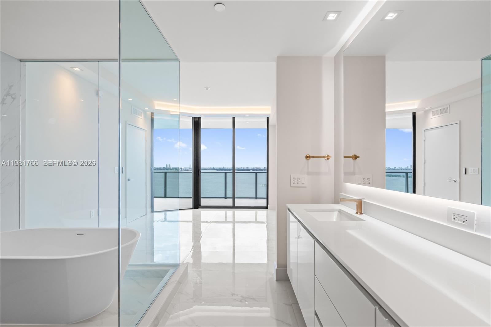 700 NE 24th St #2402 Miami, FL 33137