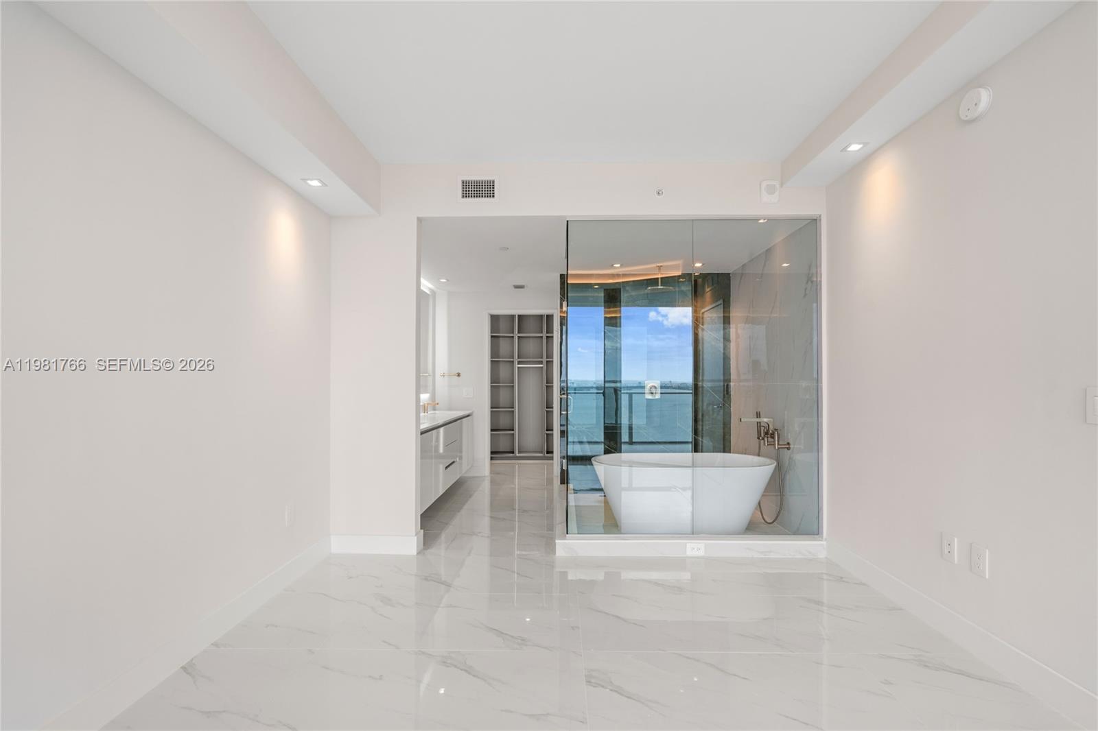 700 NE 24th St #2402 Miami, FL 33137