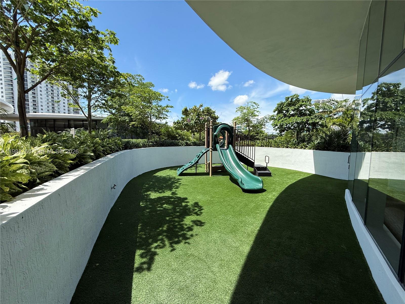 700 NE 24th St #2402 Miami, FL 33137