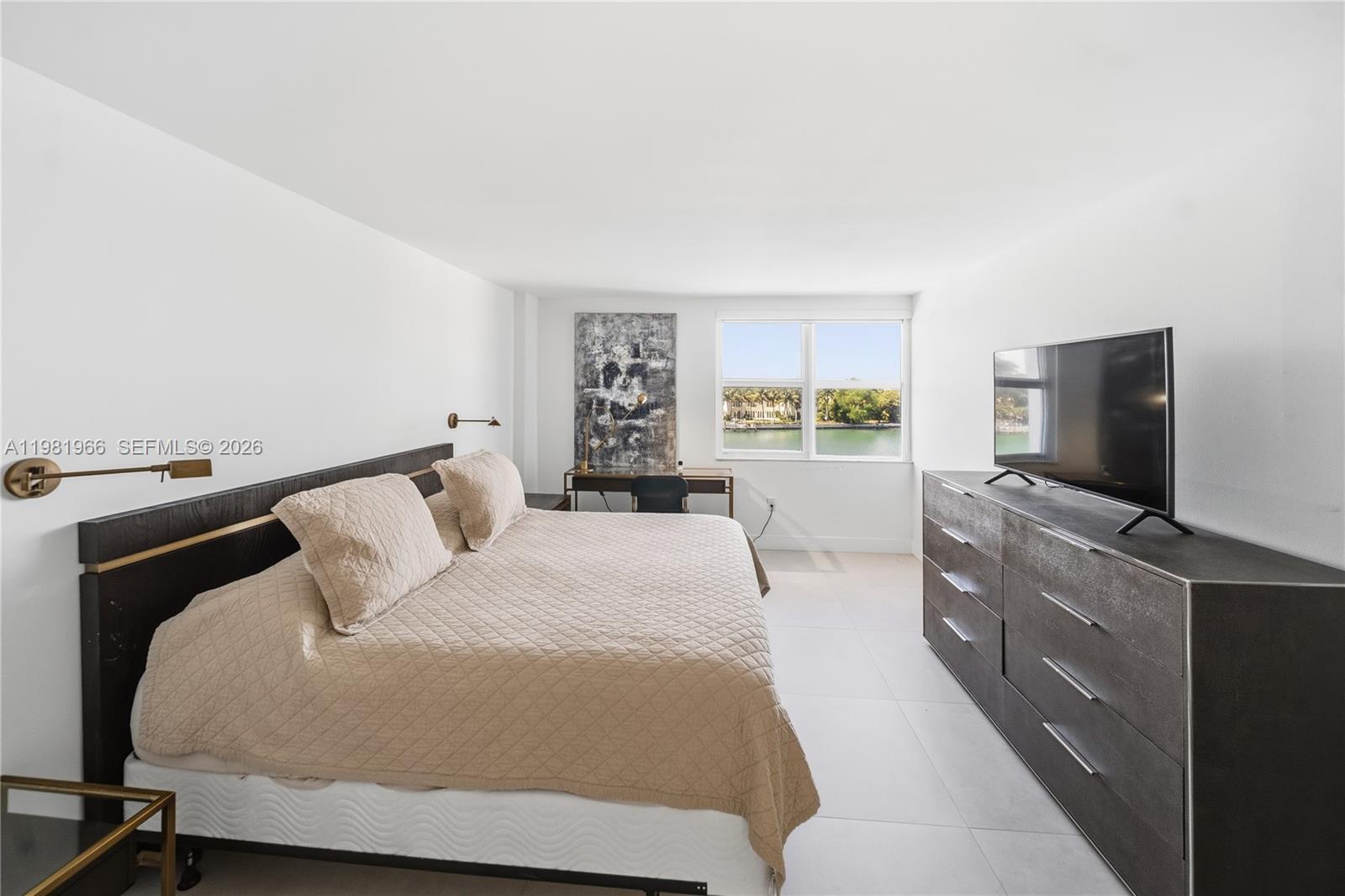 5750 Collins Ave #4F Miami Beach, FL 33140