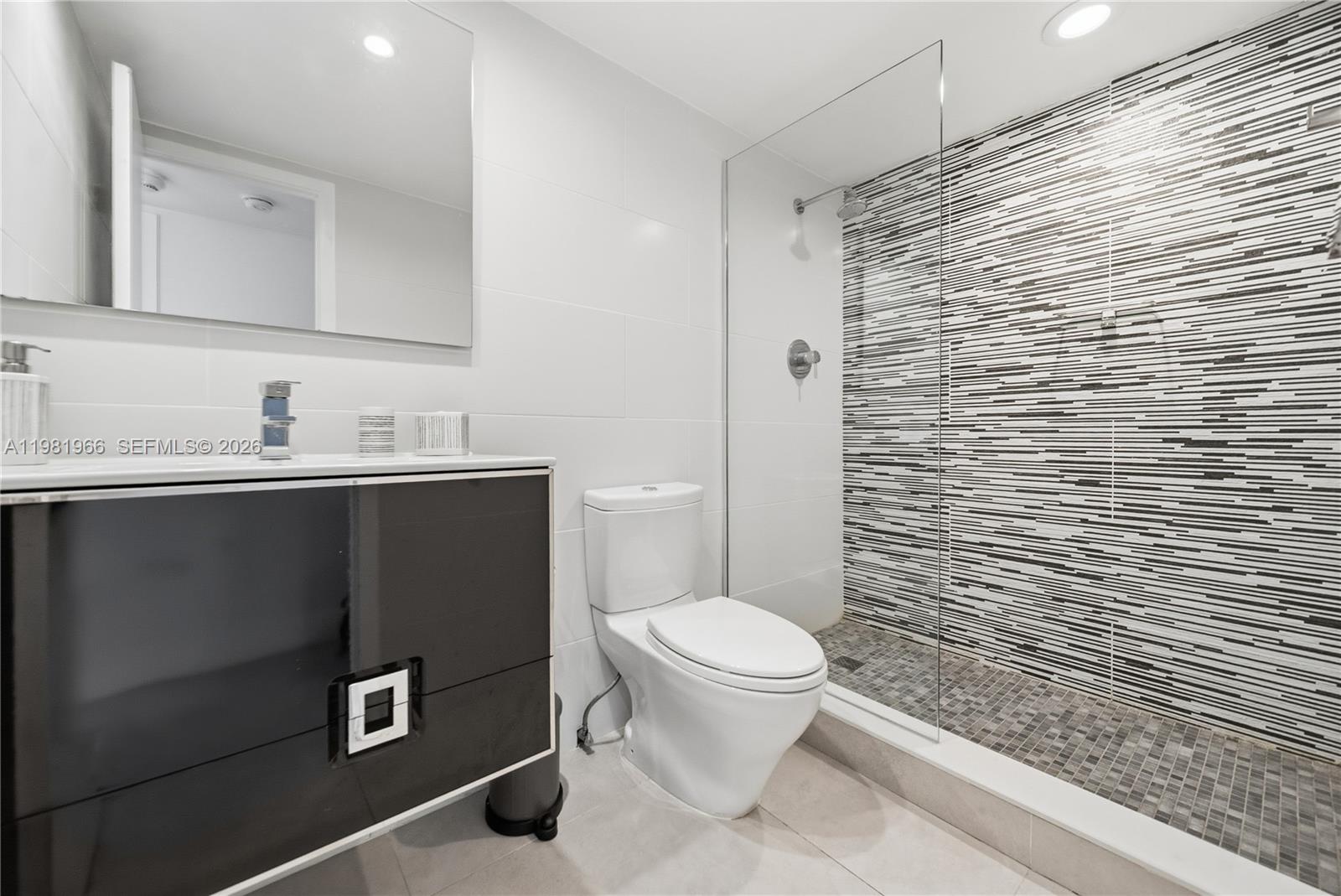 5750 Collins Ave #4F Miami Beach, FL 33140