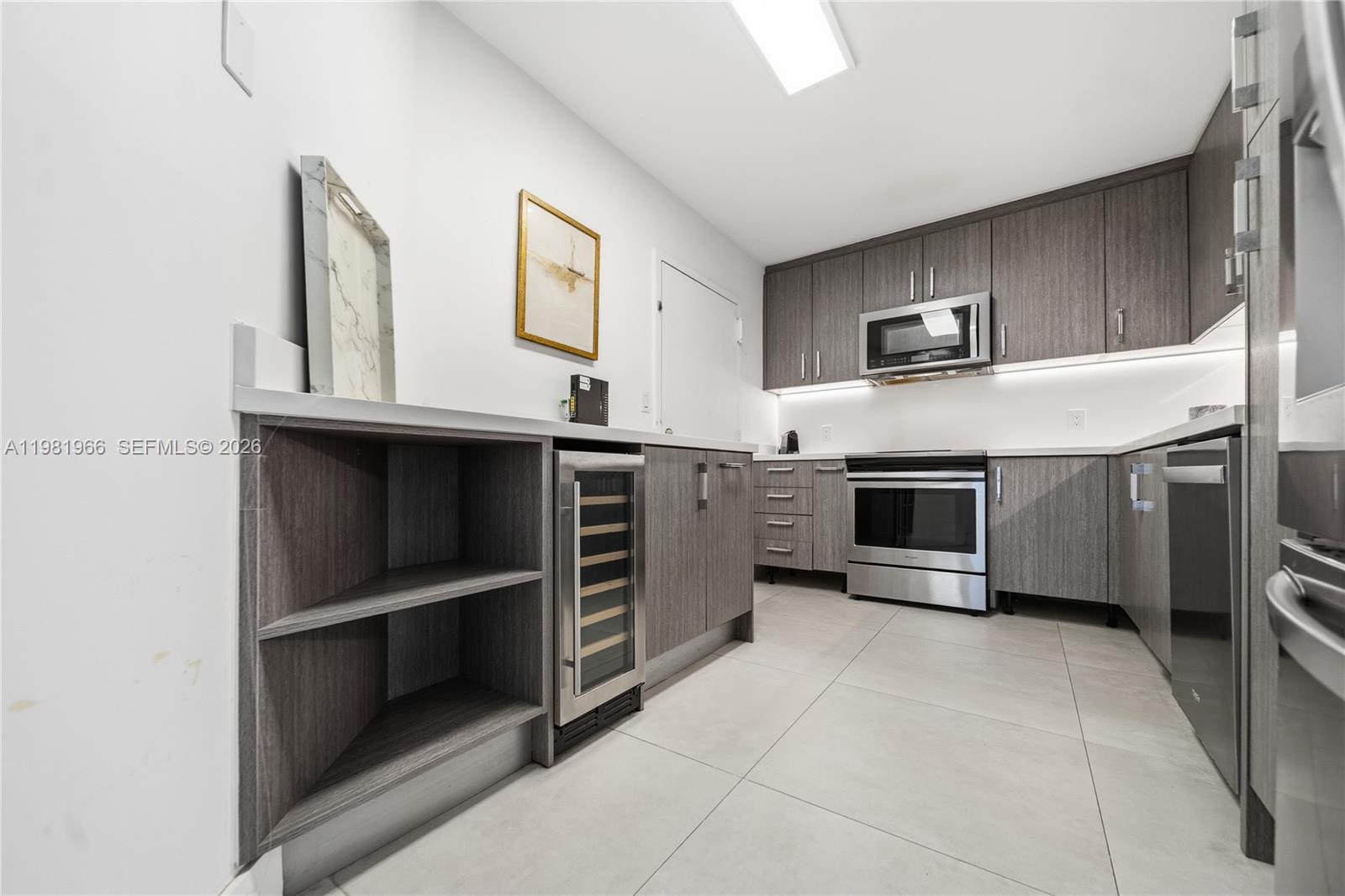 5750 Collins Ave #4F Miami Beach, FL 33140