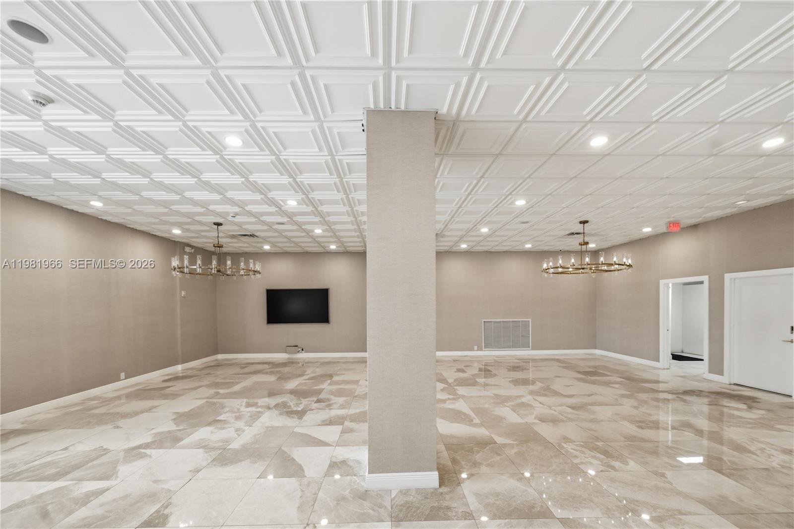 5750 Collins Ave #4F Miami Beach, FL 33140