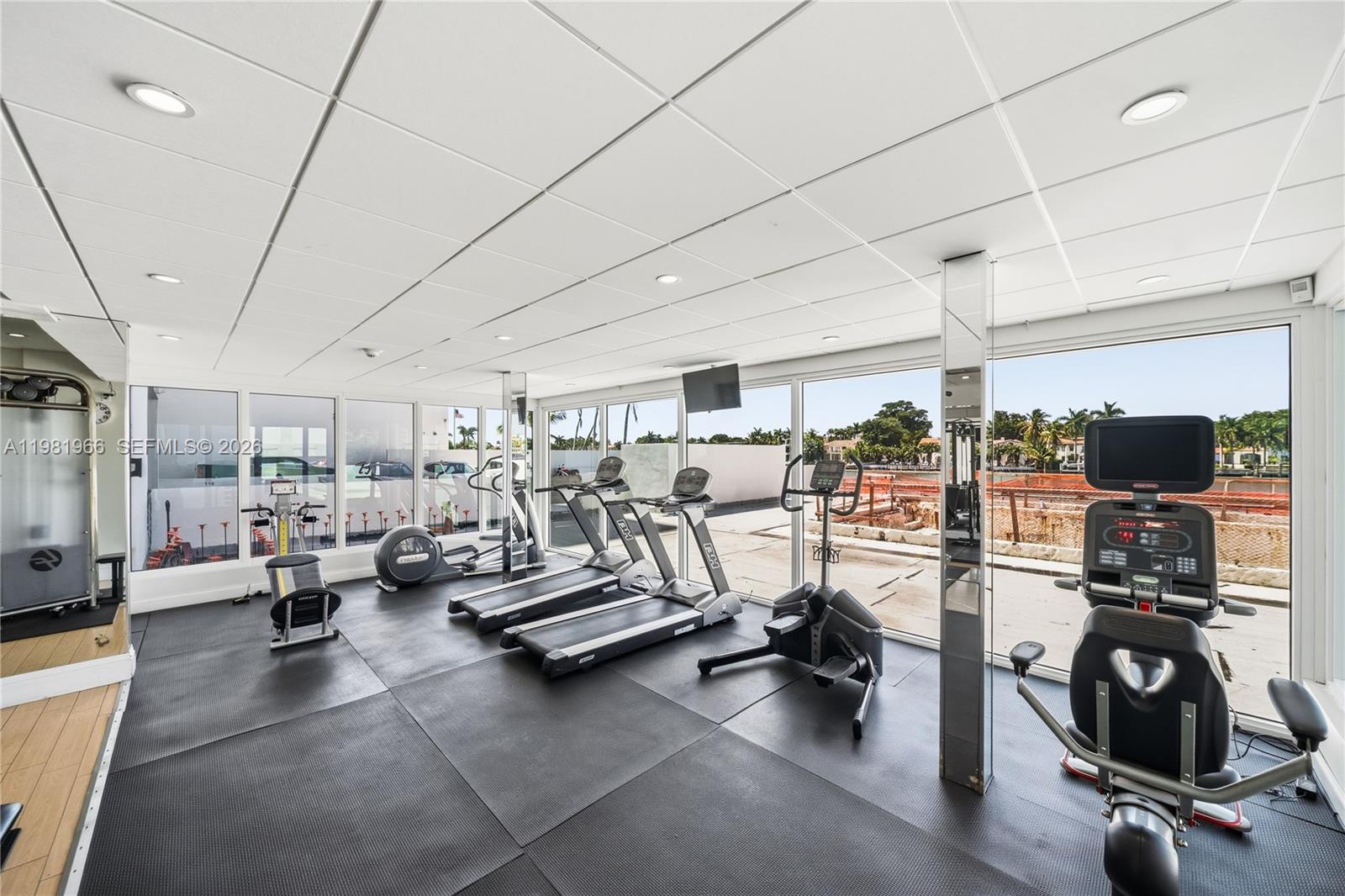 5750 Collins Ave #4F Miami Beach, FL 33140