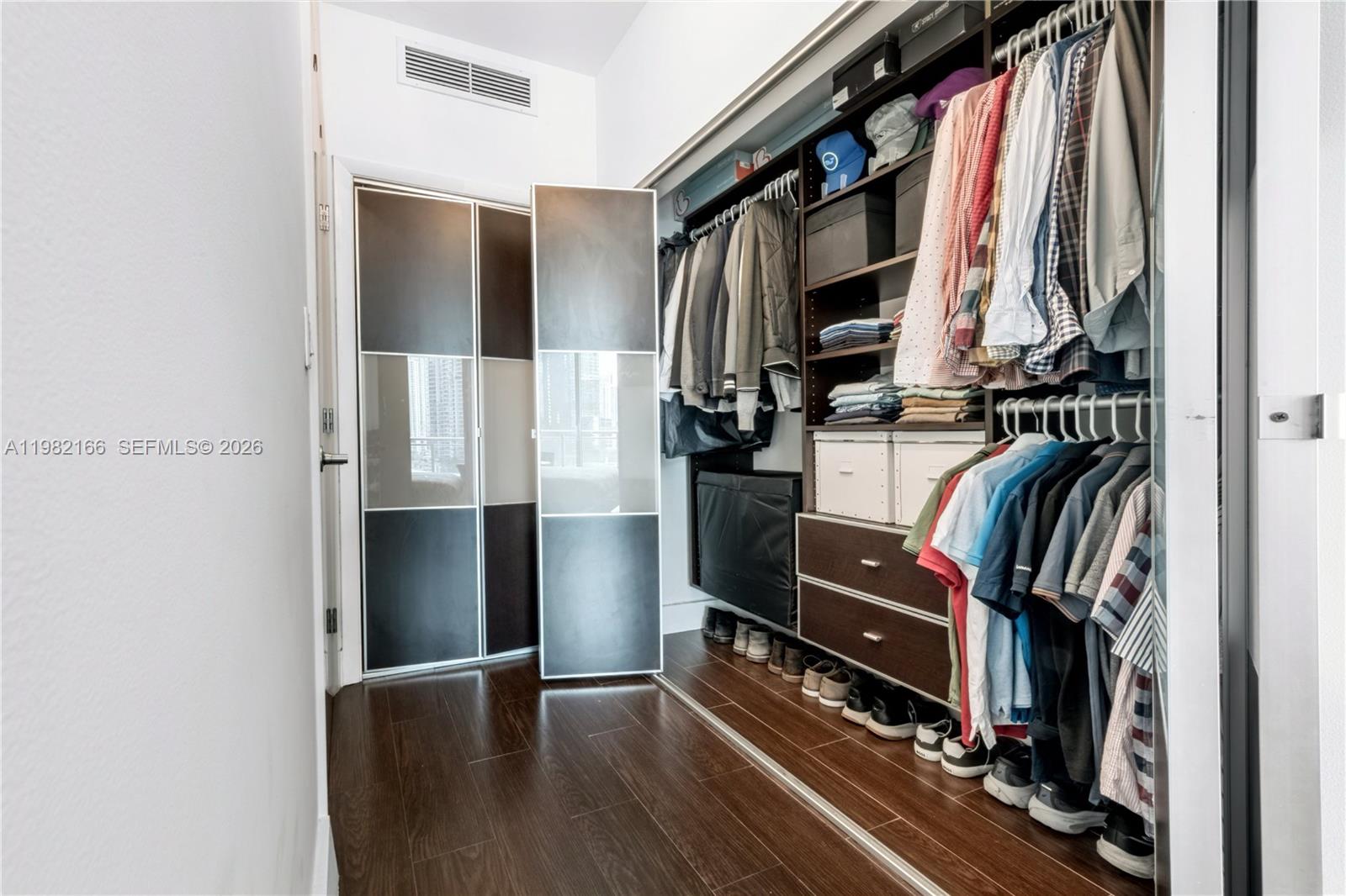 90 SW 3rd St #2116 Miami, FL 33130