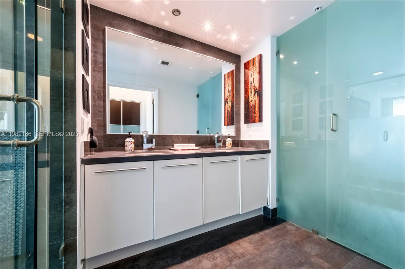 90 SW 3rd St #2116 Miami, FL 33130