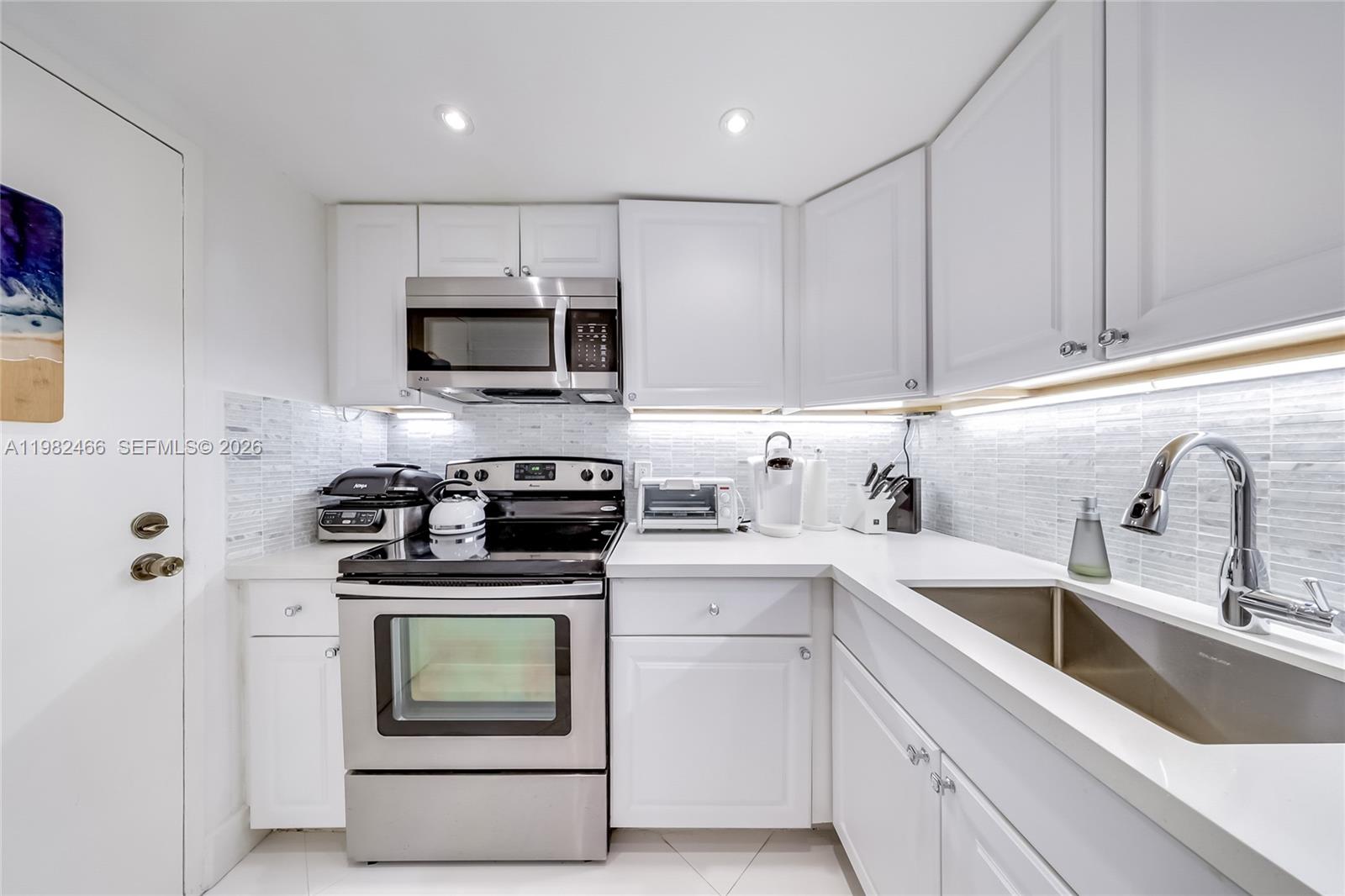 800 West Ave #605 Miami Beach, FL 33139