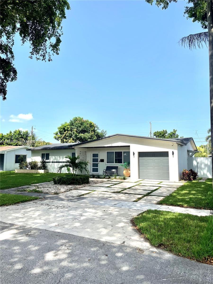 210 SW 65th Way Pembroke Pines, FL 33023