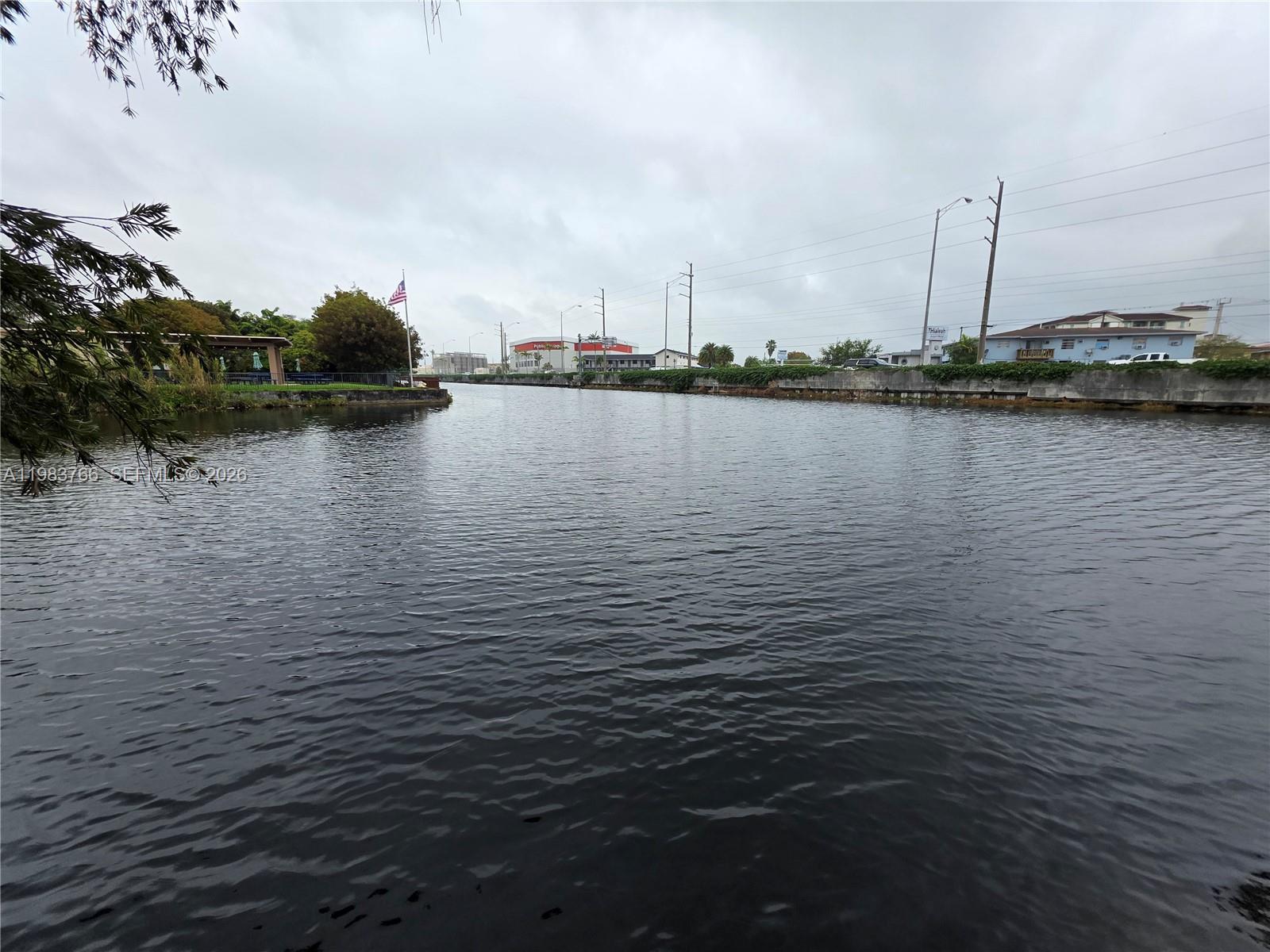 1 Esplanade Dr #1 Miami Springs, FL 33166