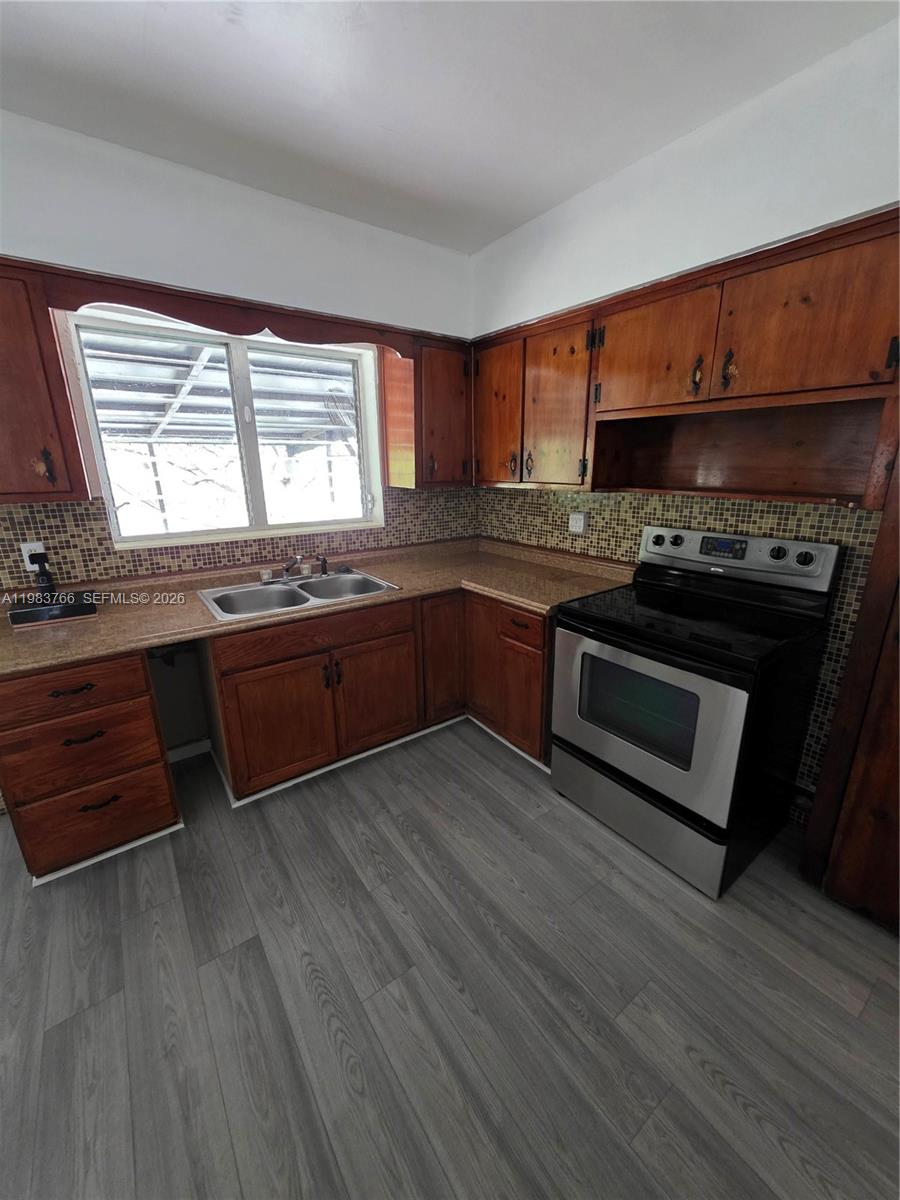 1 Esplanade Dr #1 Miami Springs, FL 33166