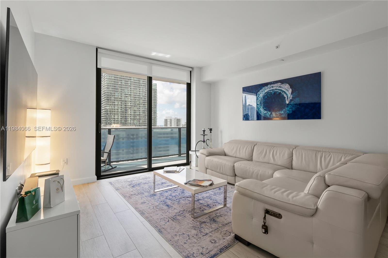 45 SW 9th St #1405 Miami, FL 33130